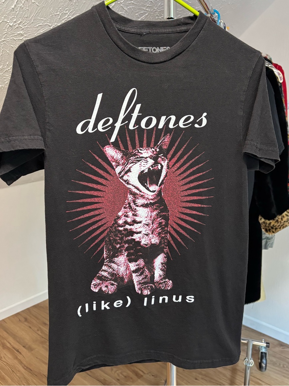 Deftones (like) linus graphic crewneck tee, slim fit medium